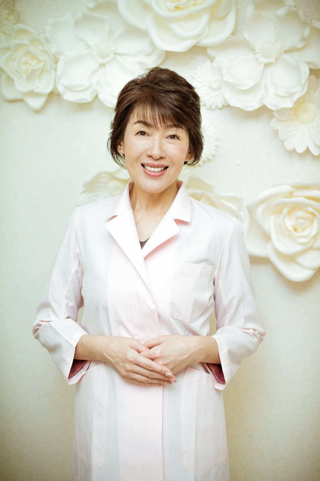白衣姿の代表 加藤幸子